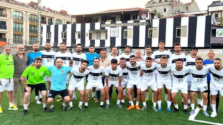 Sefaköy Kartal sahaya indi