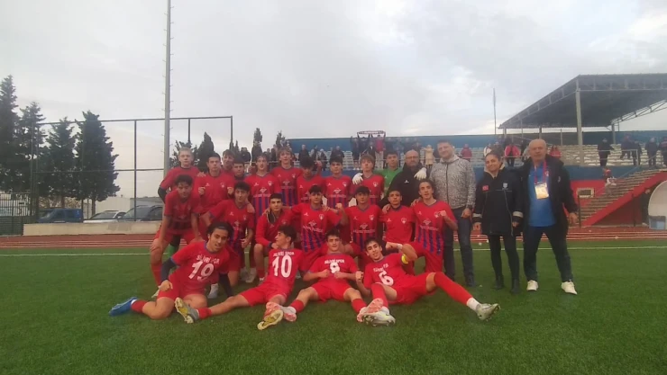 Silivri'nin gençleri Sarıyer'i kolay geçti 2-1