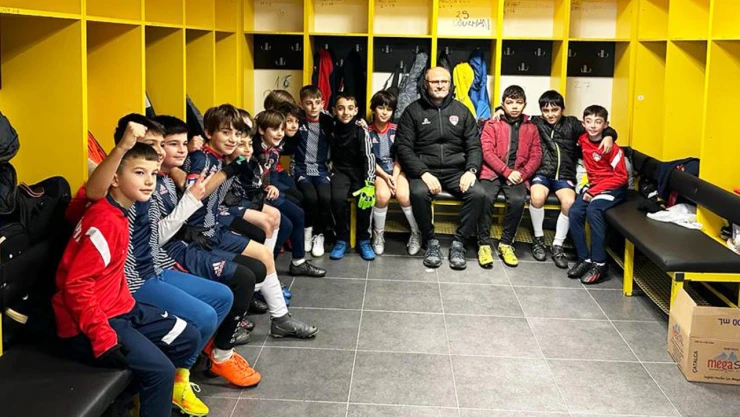 Silivrili minikler özel turnuvada 2. oldu