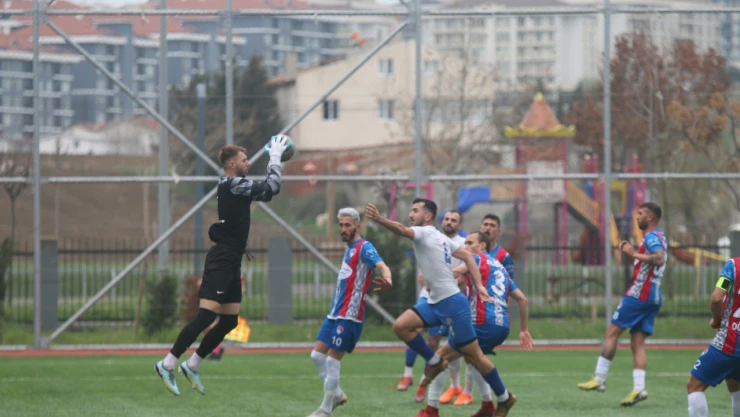 Silivrispor bir rakibini daha devirdi 5-0