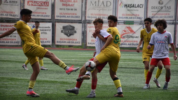 Silivrispor'un gençleri Darıca'ya acımadı 6-2