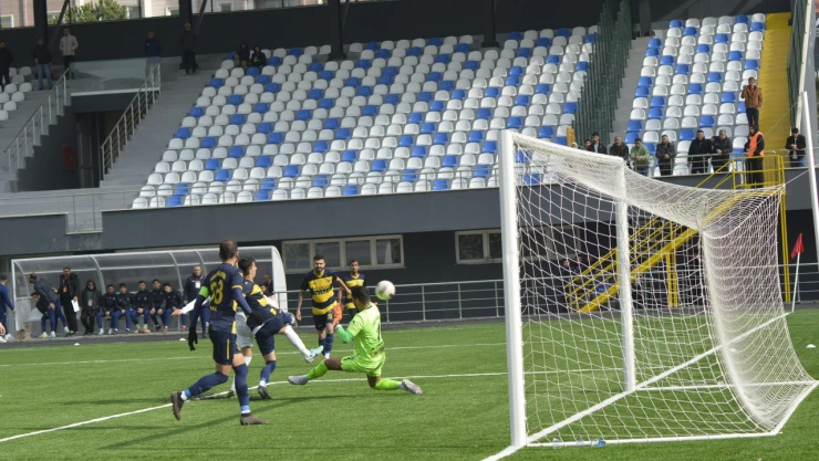 Sinop farka koştu 4-0