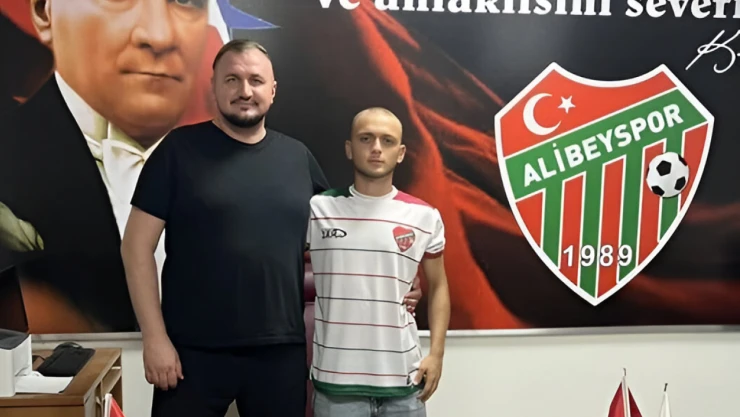 Siraç Çakır Alibeyspor ile anlaştı