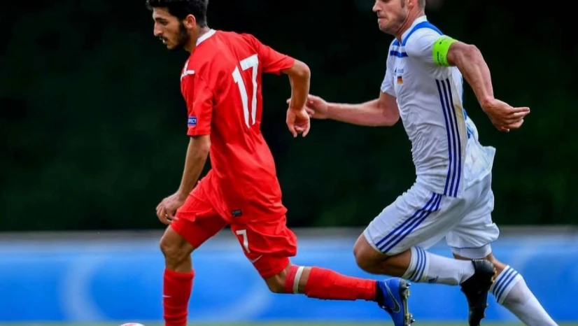 Amatör Milli Futbolcu Onur Geçgel, Selimpaşaspor'a İmza Attı