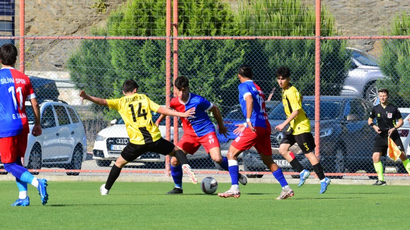 Silivrisporlu gençlerden göz dolduran galibiyet 4-0