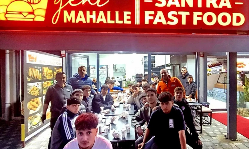 Öztekin ve Yıldırım'dan Gümüşyakaspor U-18'e Moral Ziyafeti